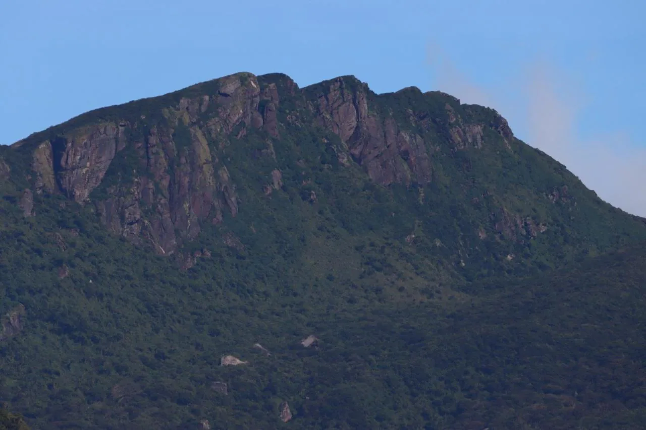 La cresta rocciosa a cinque picchi della catena dei Knuckles